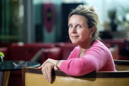 Headshot of Dr Gwen Adshead